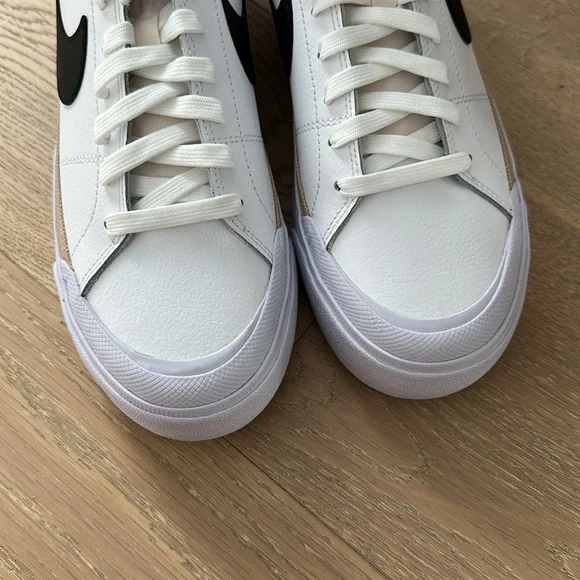 Nike Court Legacy Lift Women’s Sneakers